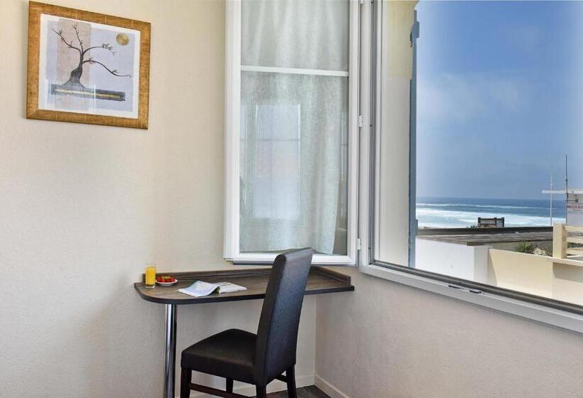 Номер Комфорт Вид на Море, Logis Hotel De France