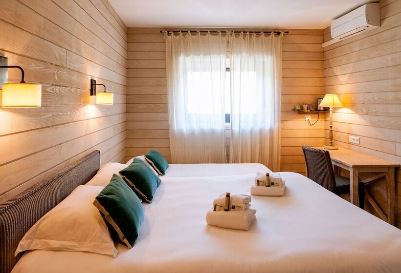 Номер Стандарт Трехместный, Hôtel Arcanse By Inwood Hotels
