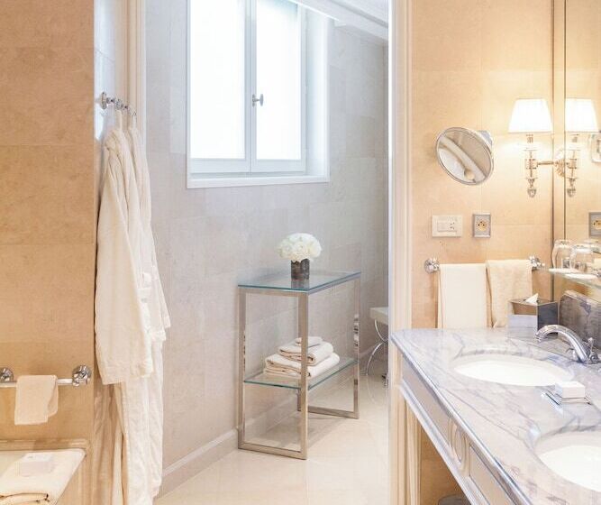 اتاق لوکس, Four Seasons Hotel George V Paris