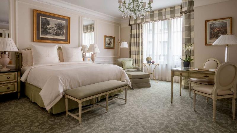 اتاق سوپریور, Four Seasons Hotel George V Paris