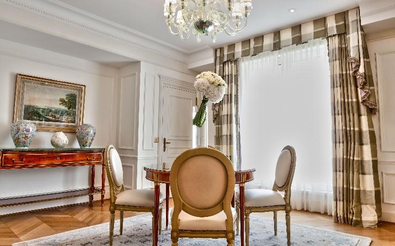 سوئیت پریمیوم, Four Seasons Hotel George V Paris