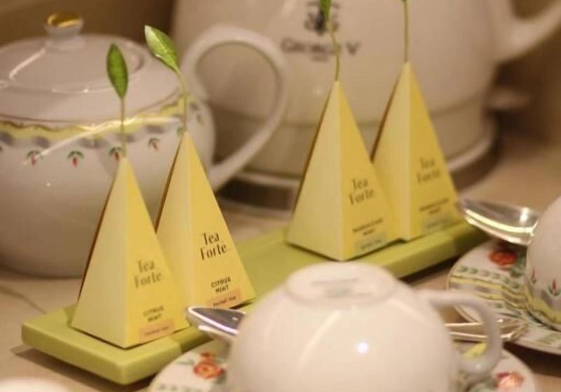 اتاق پرمیوم, Four Seasons Hotel George V Paris