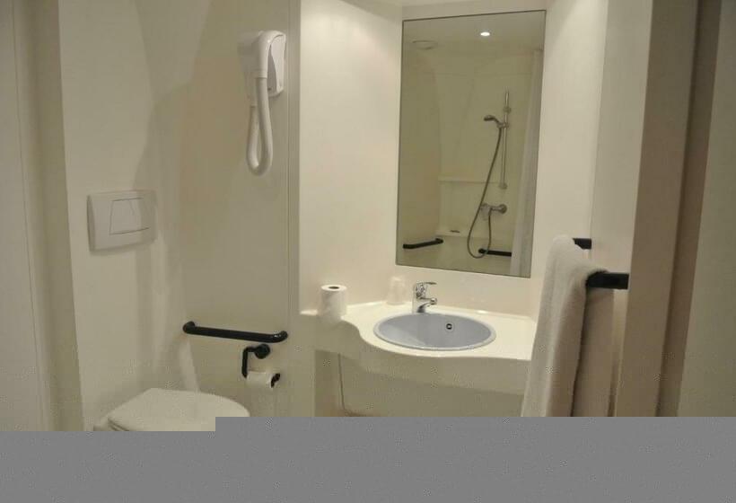 Номер Стандарт Трехместный, Hôtel De Lyon