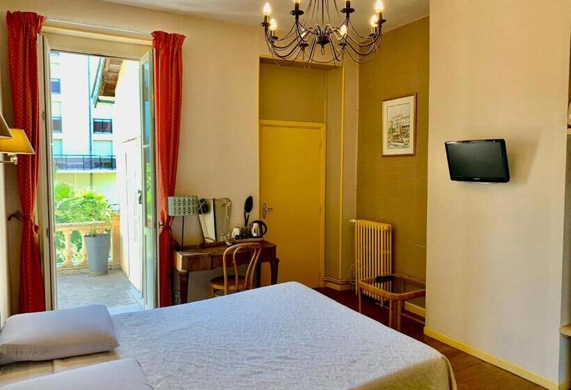 Номер Стандарт с Террасой, Hôtel Lapérouse Des Cordeliers