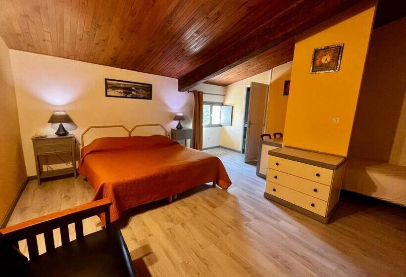 Трехместный Номер Superior, Hôtel Mas De L Espaïre