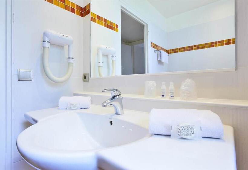 Номер Стандарт, Kyriad Hotel Tours Centre