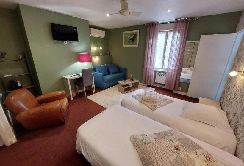 اتاق سوپریور, Logis Hôtel Restaurant La Vieille Auberge, Art And Gallery