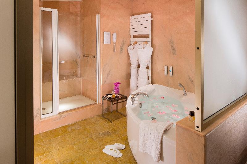 Полулюкс Повышенной Комфортности, Le Negresco