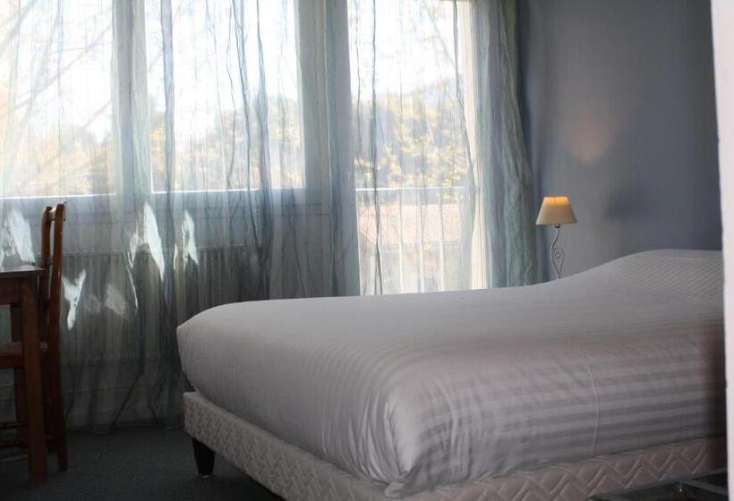 Номер Комфорт, Logis Hotel Du Midi