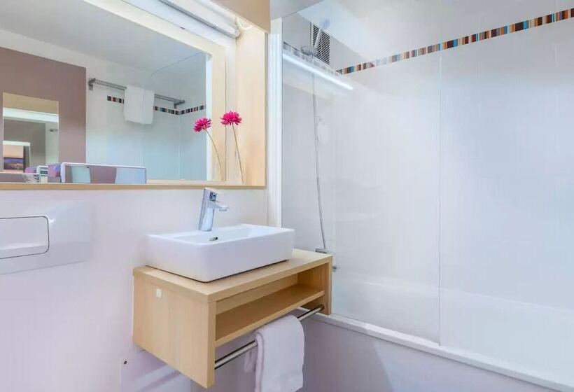 Quarto Estandar, Comfort Hotel Pithiviers