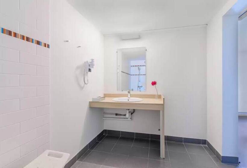 Номер Стандарт, Comfort Hotel Pithiviers