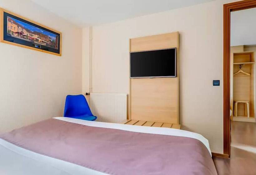 Quarto Estandar, Comfort Hotel Pithiviers