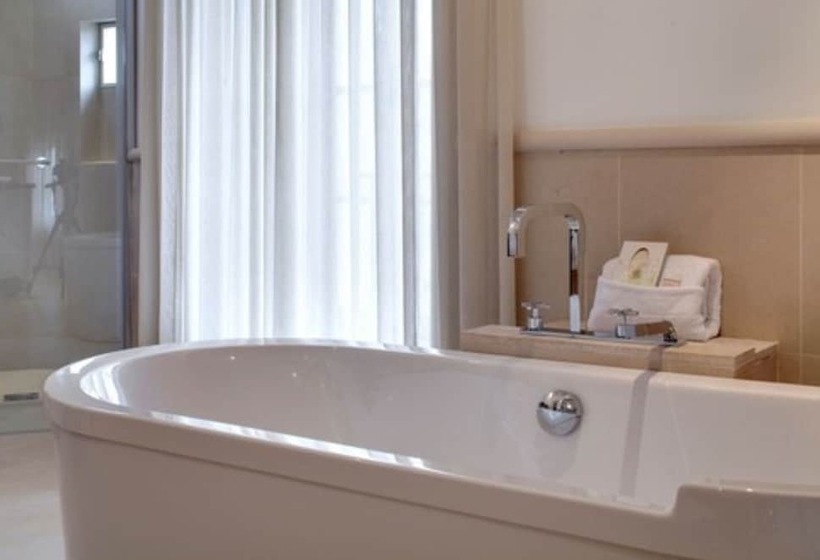 Номер Deluxe с Балконом, Hôtel De Pavie