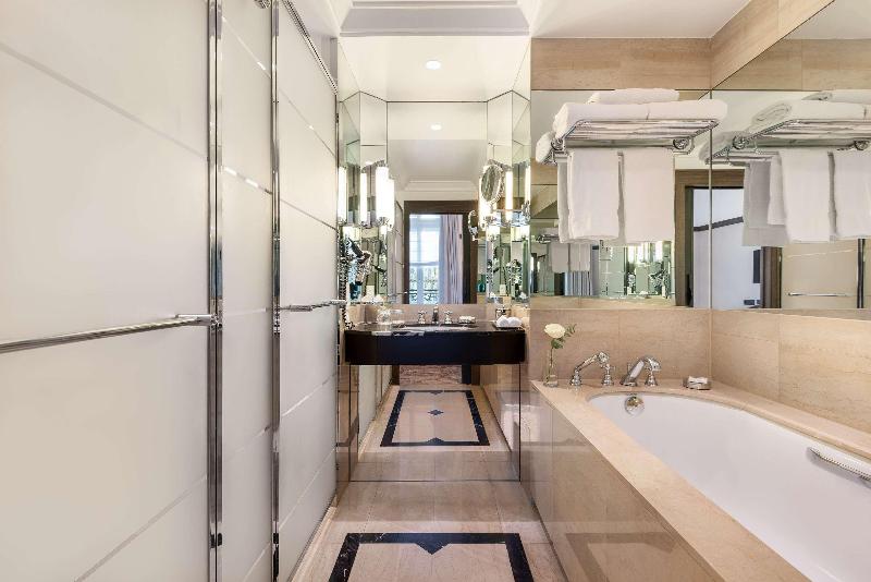 سوئیت جونیور با تخت بزرگ, Hyatt Paris Madeleine
