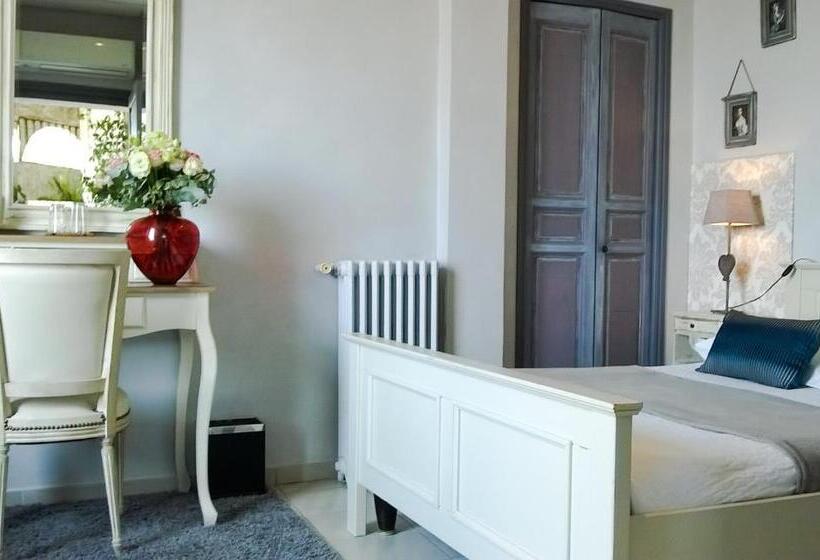 Standard Triple Room with Terrace, Le Panoramic Boutique Hôtel