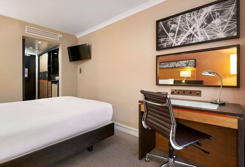 Номер Стандарт, Hilton London Kensington