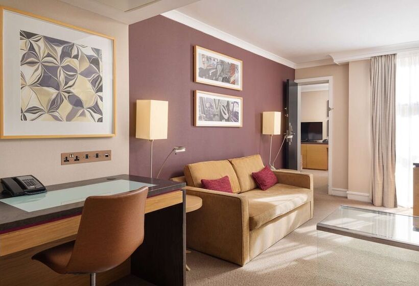 Полулюкс, Hilton London Kensington