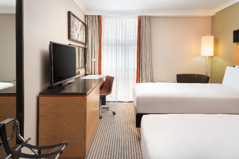 Номер Superior, Hilton London Kensington