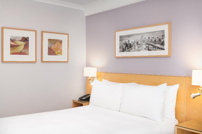 Номер Стандарт, Hilton London Kensington