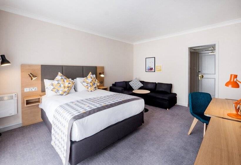 Номер Стандарт, Holiday Inn Farnborough, An Ihg