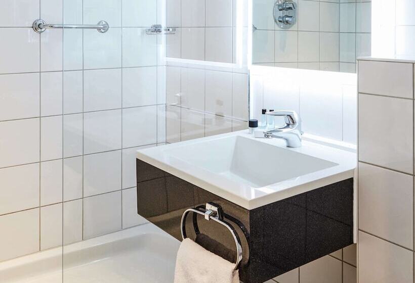 Номер Стандарт, Mercure Birmingham West