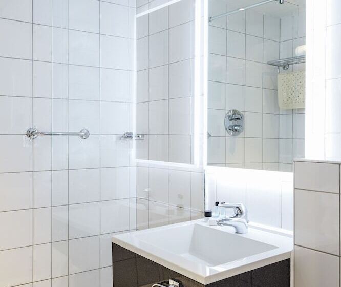 Номер Стандарт, Mercure Birmingham West