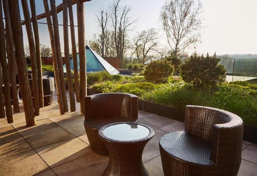 Полулюкс, Ockenden Manor Hotel & Spa