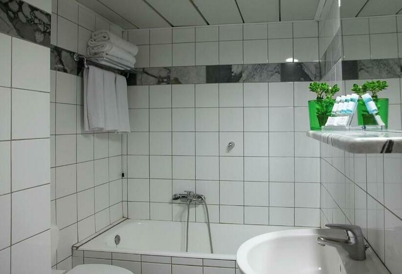 Номер Стандарт Трехместный, Dorian Inn   Sure Hotel Collection By Best Western