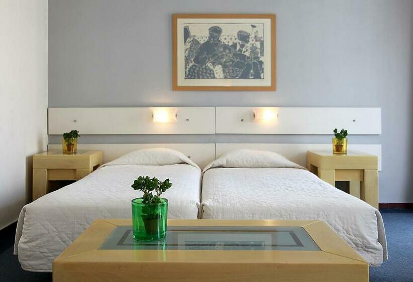 Номер Стандарт Трехместный, Dorian Inn   Sure Hotel Collection By Best Western