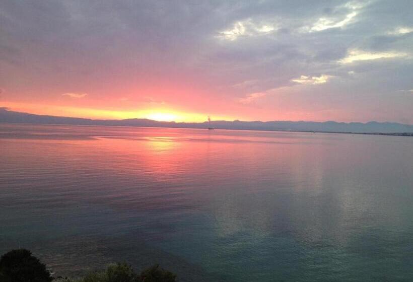 수피리어 룸 바다 전망, Messinian Bay