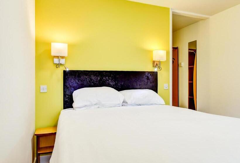 Номер Стандарт, The Hotel Rafiya, Redditch