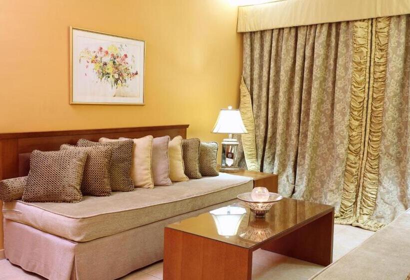 Suite with lake view, Ariti Grand