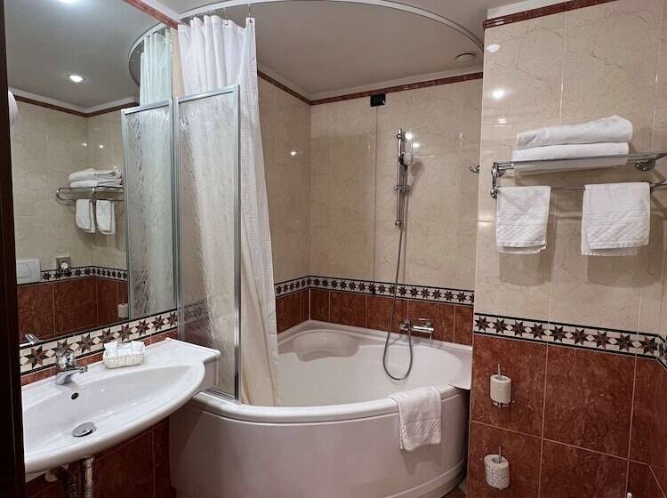 Полулюкс, Best Western City