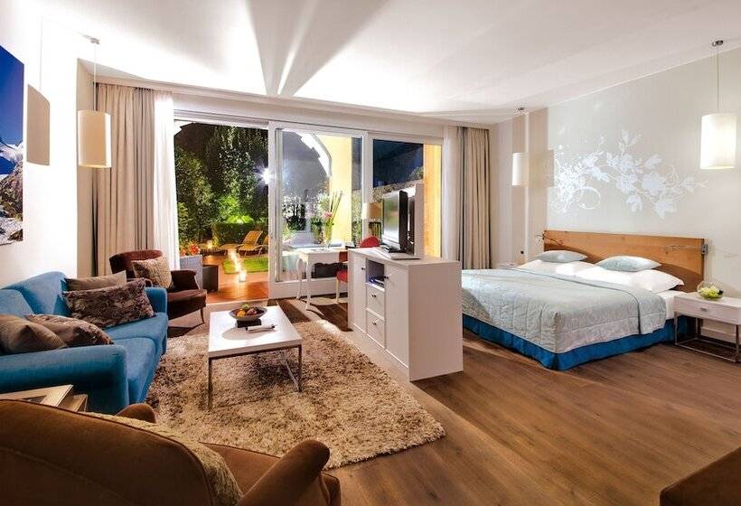 Полулюкс, Giardino Ascona