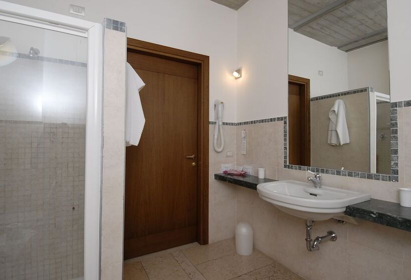 اتاق استاندارد یک نفره, Albergo Bianchi Stazione