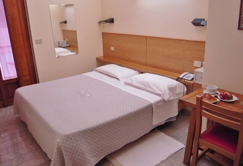 اتاق استاندارد یک نفره, Albergo Bianchi Stazione