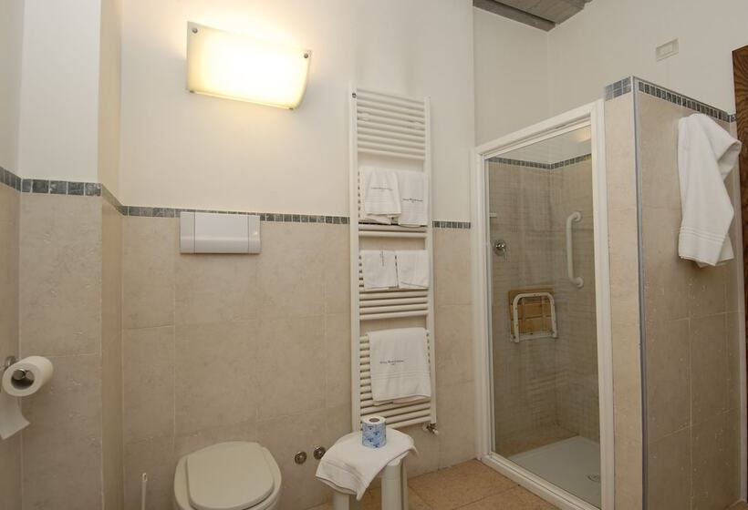 اتاق استاندارد سه نفره, Albergo Bianchi Stazione