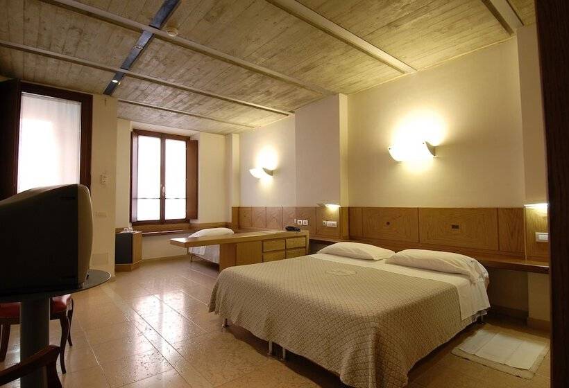 اتاق استاندارد سه نفره, Albergo Bianchi Stazione