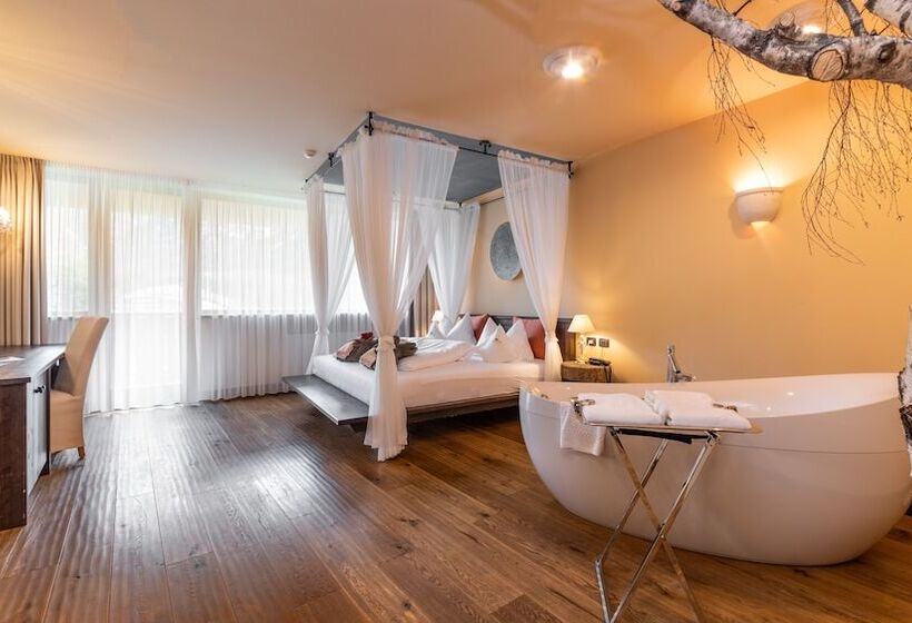 Люкс Повышенной Комфортности, Romantik Hotel Santer
