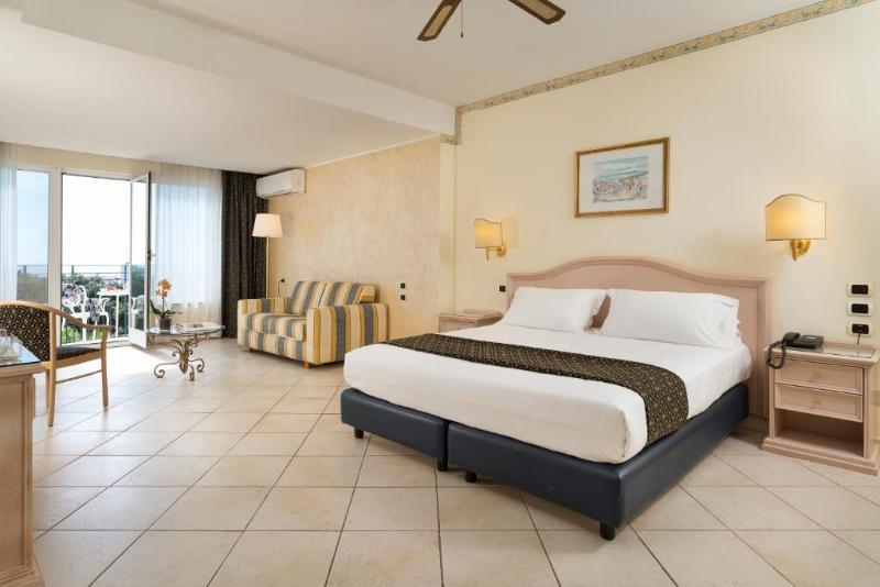 جناح مطلّ علي البحر, Sant Alphio Garden Hotel & Spa