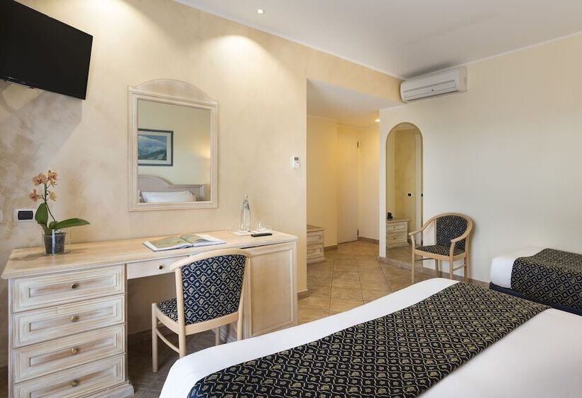 Номер Стандарт Трехместный, Sant Alphio Garden Hotel & Spa