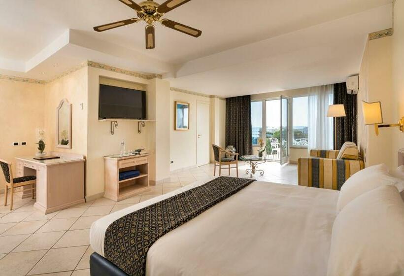 Люкс Вид на Море, Sant Alphio Garden Hotel & Spa