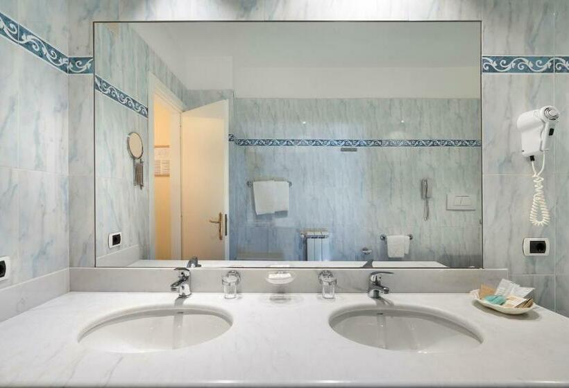 جناح مطلّ علي البحر, Sant Alphio Garden Hotel & Spa