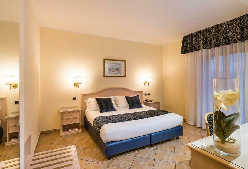 Полулюкс с Балконом, Sant Alphio Garden Hotel & Spa