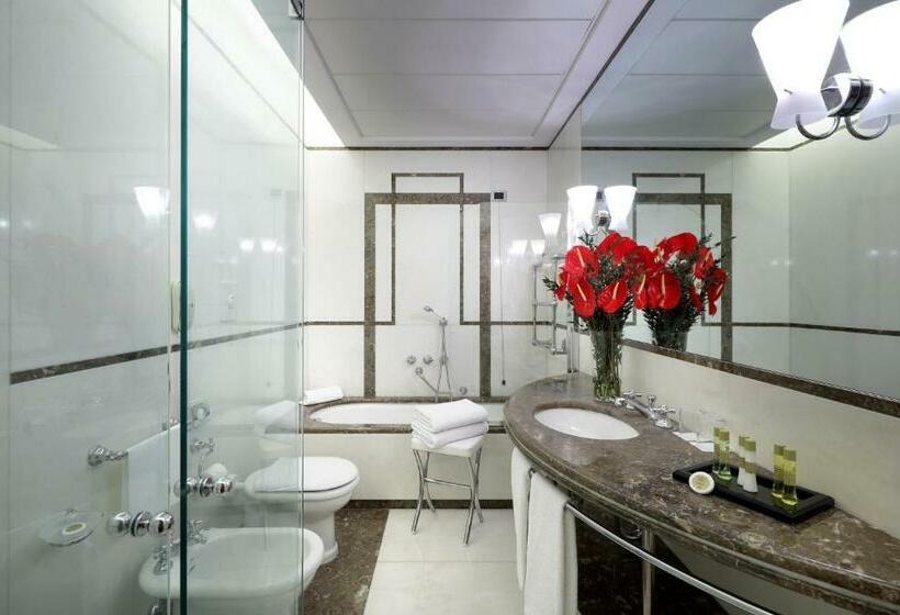 اتاق لوکس با چشم‌انداز دریا, Eurostars Hotel Excelsior