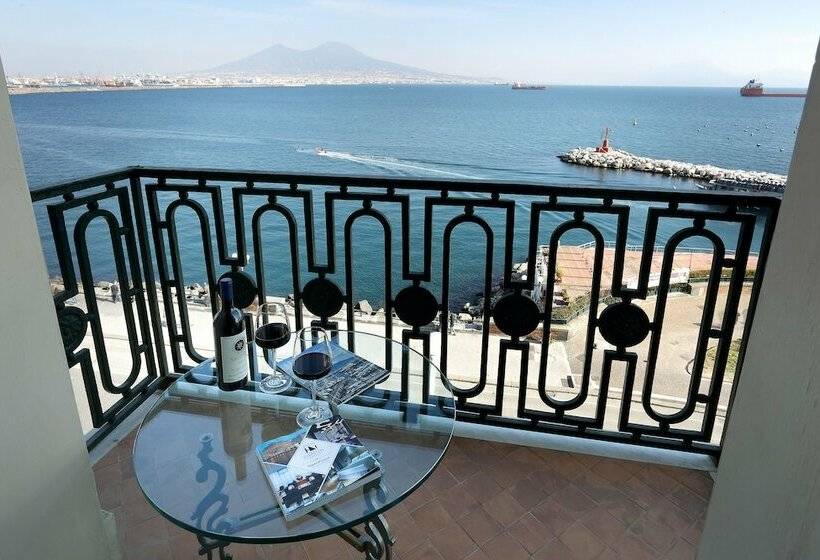 اتاق لوکس با چشم‌انداز دریا, Eurostars Hotel Excelsior