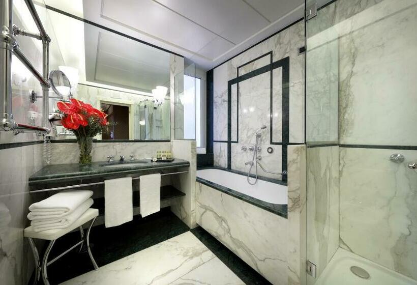 سوئیت اجرایی با چشم‌انداز دریا, Eurostars Hotel Excelsior