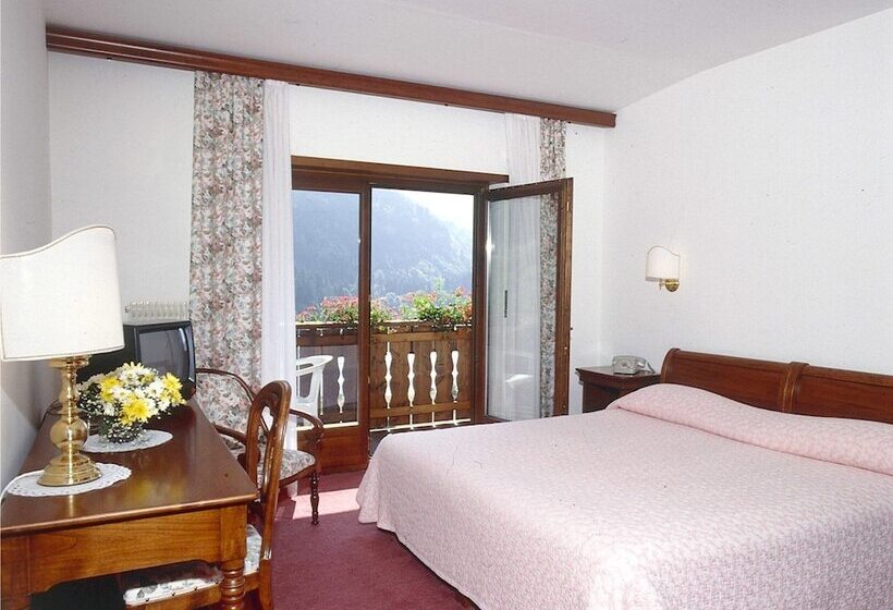 غرفة قياسية مطلة على المدينة, Ariston Lake View