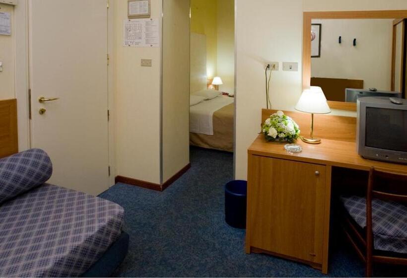 اتاق استاندارد چهار تخته, Centrale Byron
