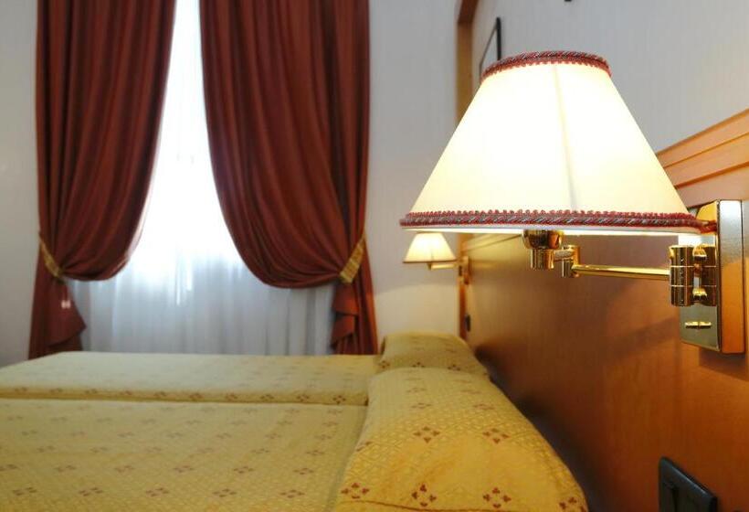 اتاق استاندارد, Estense